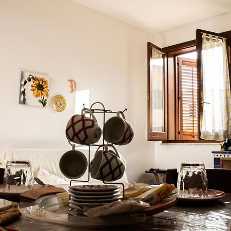 Casa Vacanze Di Anna E Selene Villa ฟาวีญานา ภายนอก รูปภาพ