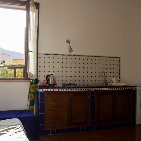 Casa Vacanze Di Anna E Selene Villa ฟาวีญานา ภายนอก รูปภาพ