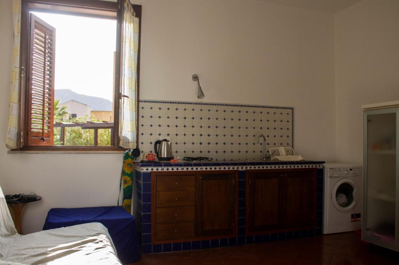 Casa Vacanze Di Anna E Selene Villa ฟาวีญานา ภายนอก รูปภาพ